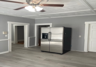 31 Beach Street, Haverhill, Massachusetts 01832, 3 Bedrooms Bedrooms, 5 Rooms Rooms,1 BathroomBathrooms,Residential Lease,For Rent,Beach Street,73398008