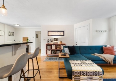 617-619 E. Second Street, Boston, Massachusetts 02127, 2 Bedrooms Bedrooms, 3 Rooms Rooms,2 BathroomsBathrooms,Residential Lease,For Rent,E. Second Street,73398027