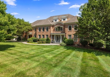 17 Olde Hickory Path, Westborough, Massachusetts 01581, 5 Bedrooms Bedrooms, 13 Rooms Rooms,5.5 BathroomsBathrooms,Residential,For Sale,Olde Hickory Path,73398061