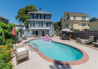 17 Edgehill Rd, Winthrop, Massachusetts 02152, 5 Bedrooms Bedrooms, 8 Rooms Rooms,3 BathroomsBathrooms,Residential,For Sale,Edgehill Rd,73398143
