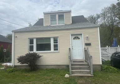 193 Randolph St, Weymouth, Massachusetts 02190, 2 Bedrooms Bedrooms, 6 Rooms Rooms,1 BathroomBathrooms,Residential,For Sale,Randolph St,73398171