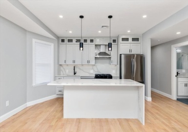 755 Boylston St, Brookline, Massachusetts 02467, 4 Bedrooms Bedrooms, 7 Rooms Rooms,2 BathroomsBathrooms,Residential Lease,For Rent,Boylston St,73400847