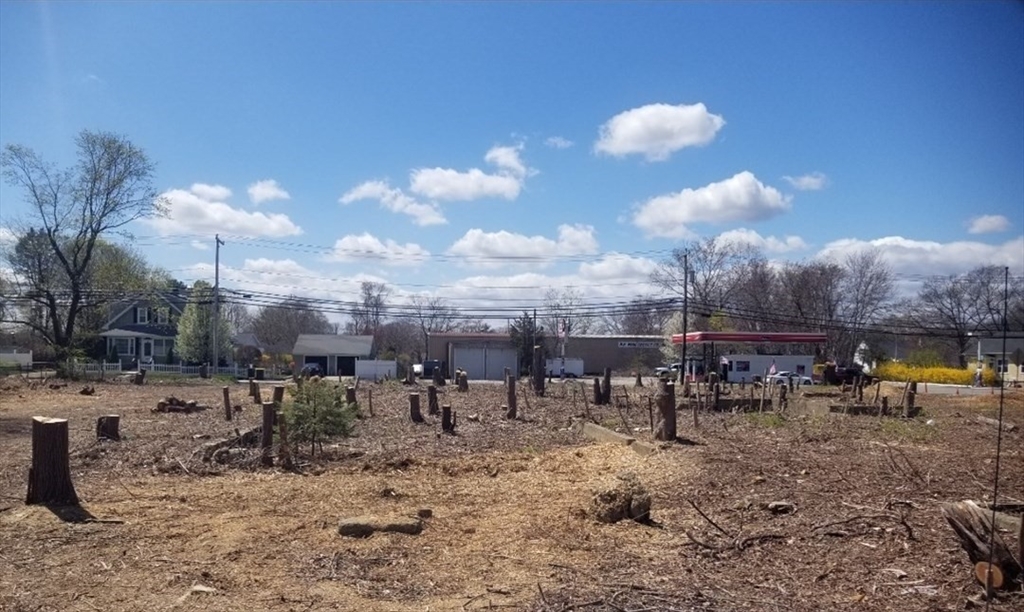 211 S Main St, Bellingham, Massachusetts 02019