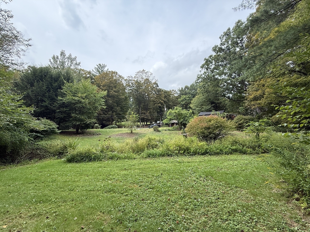 25 Basket St, Huntington, Massachusetts 01050