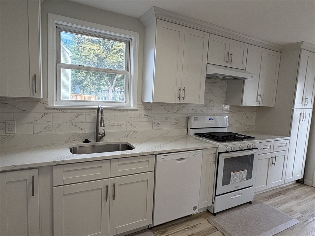 61-63 Pelham St, Methuen, Massachusetts 01844