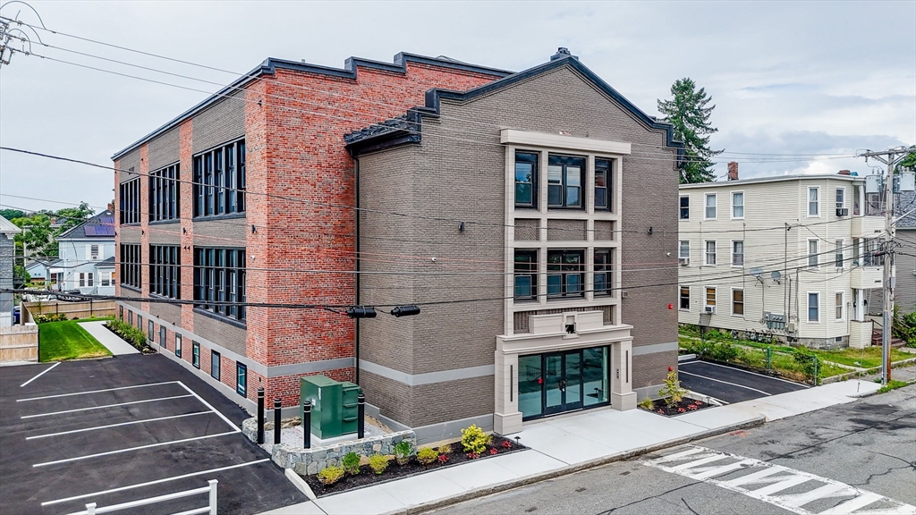 72 Boisvert, Lowell, Massachusetts 01850