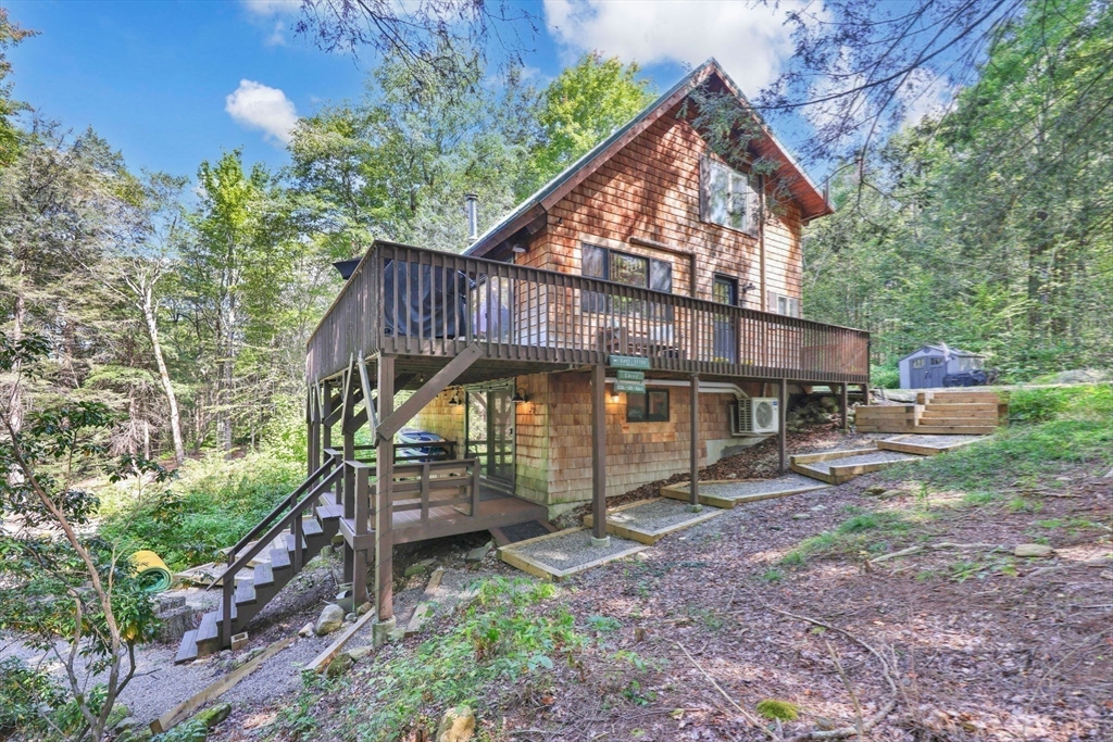 136 E Otter Dr, Tolland, Massachusetts 01034