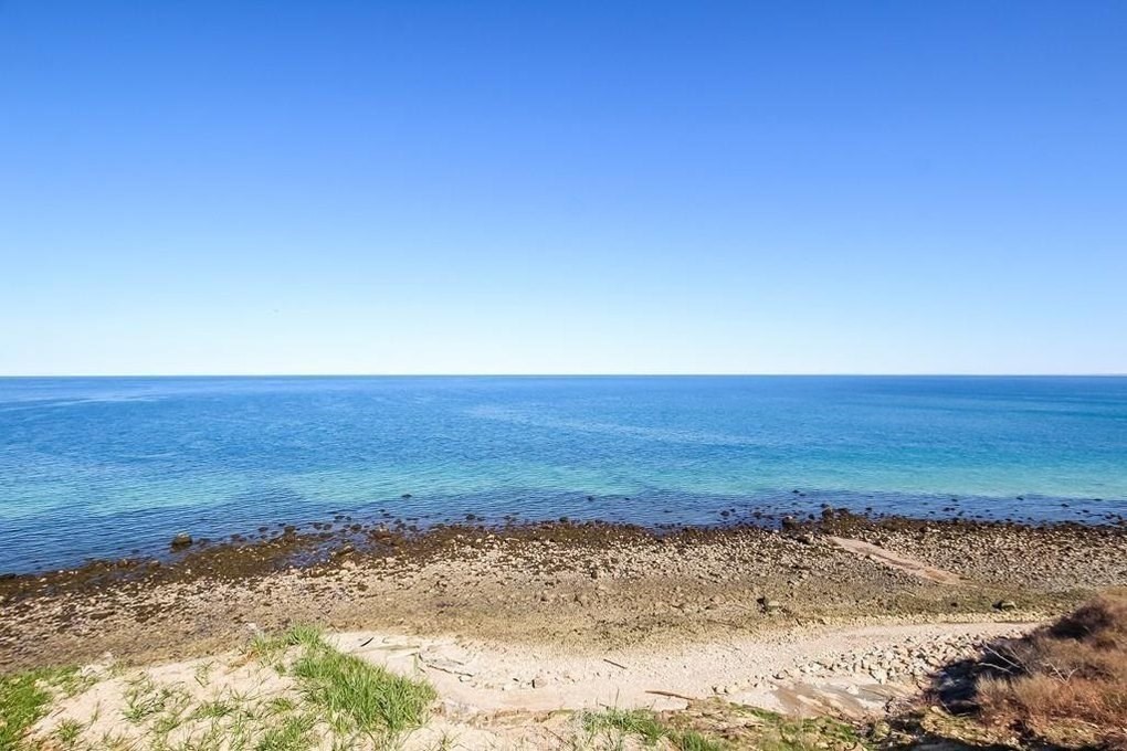 32 Shore Dr, Plymouth, Massachusetts 02360