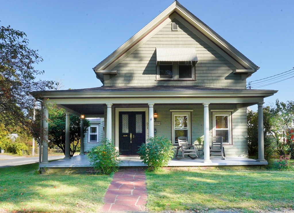 21 Dennis St, Attleboro, Massachusetts 02703