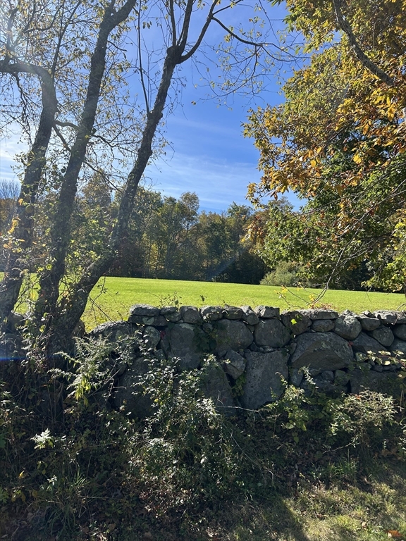 8 Strawberry Ln, Westport, Massachusetts 02790