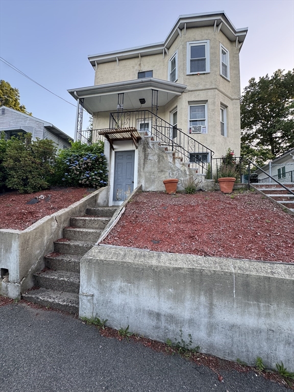 109 Arnold St, Revere, Massachusetts 02151