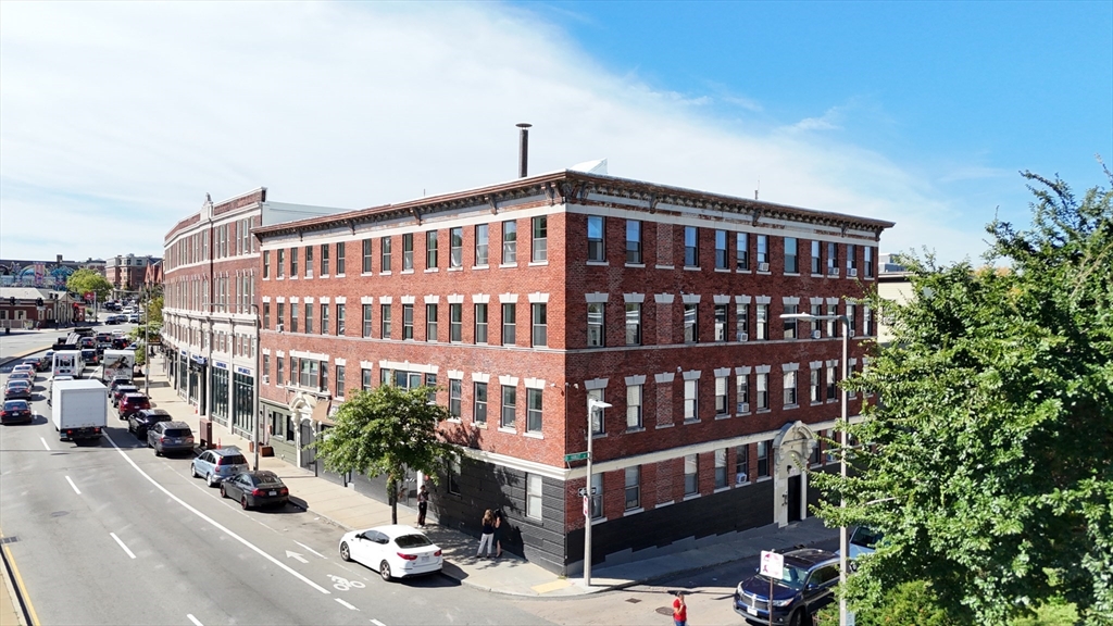 4 Hamlet St, Boston, Massachusetts 02125