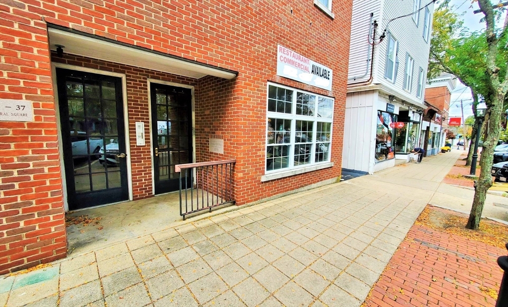 35 Central Square, Bridgewater, Massachusetts 02324