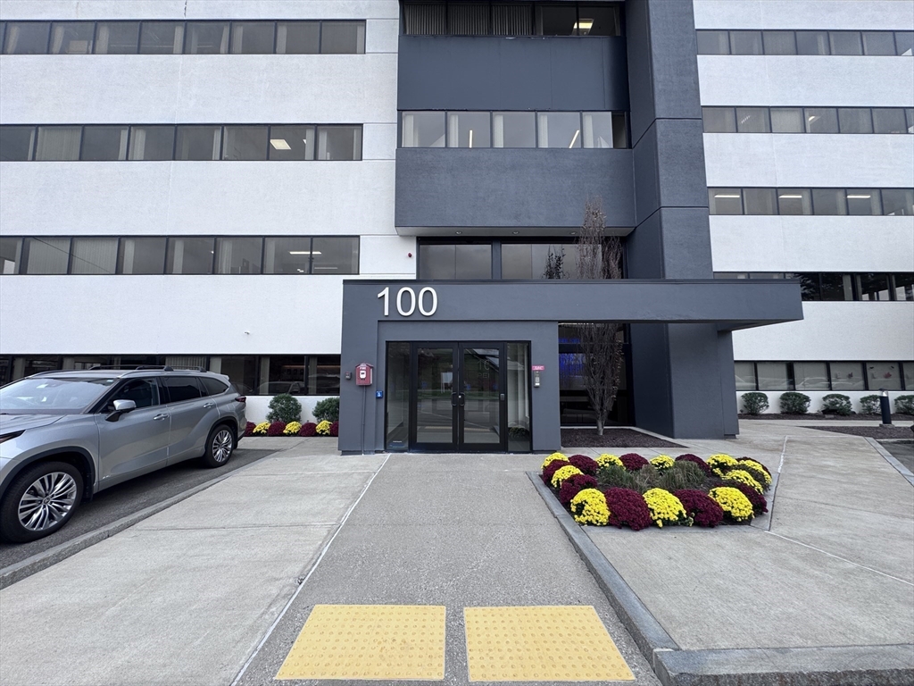 100 Pennsylvania Ave, Framingham, Massachusetts 01701