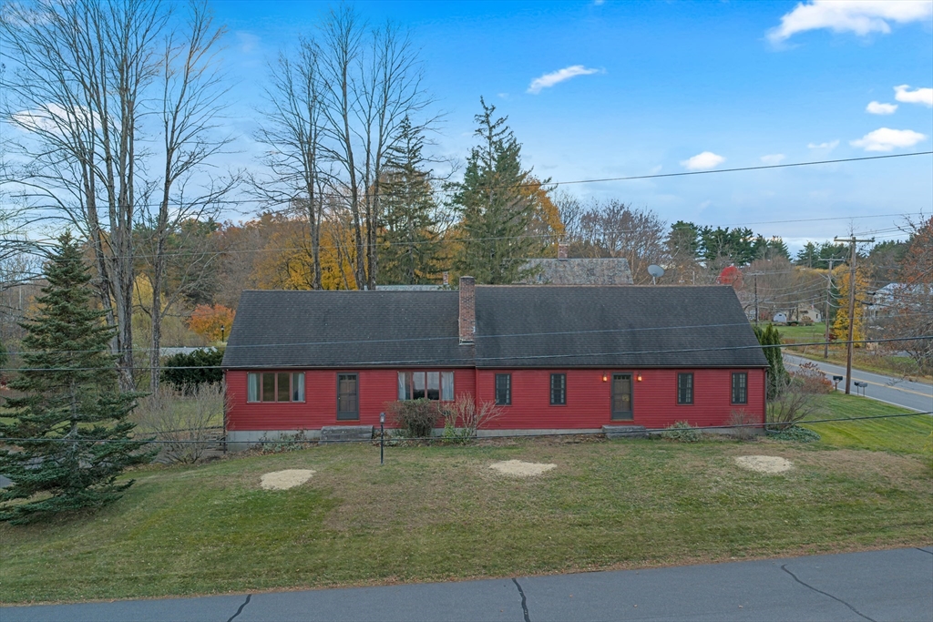 4 Pickett Ln, Greenfield, Massachusetts 01301