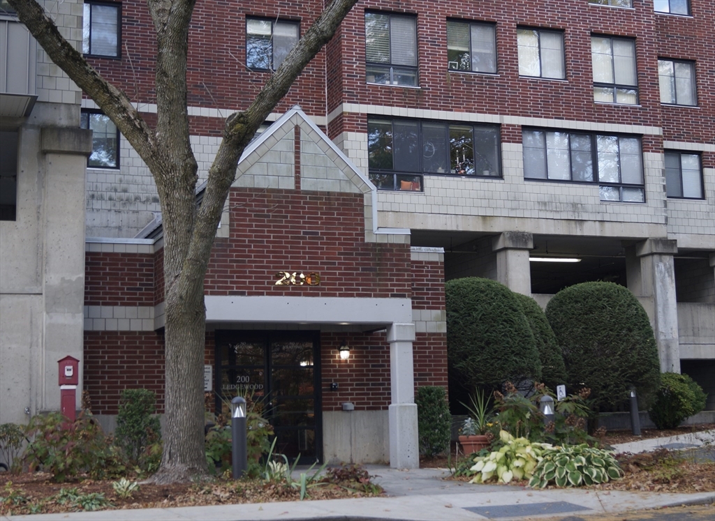 200 Ledgewood, Stoneham, Massachusetts 02180