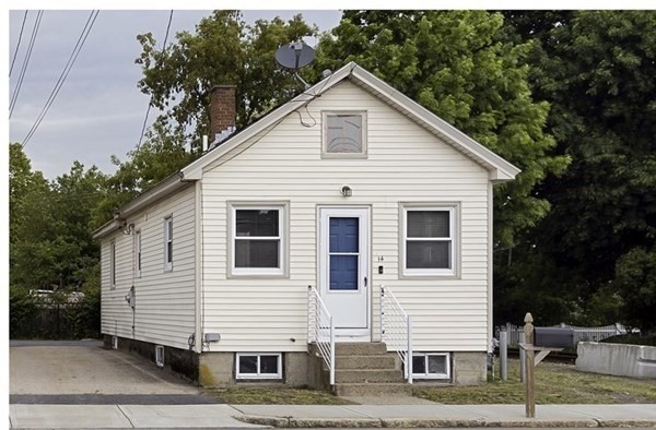 14 Hartford Ave, Uxbridge, Massachusetts 01569