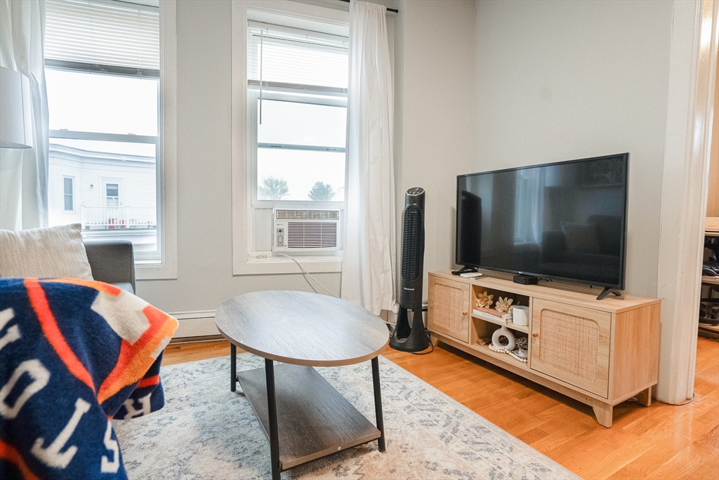 84 Savin Hill Ave, Boston, Massachusetts 02125