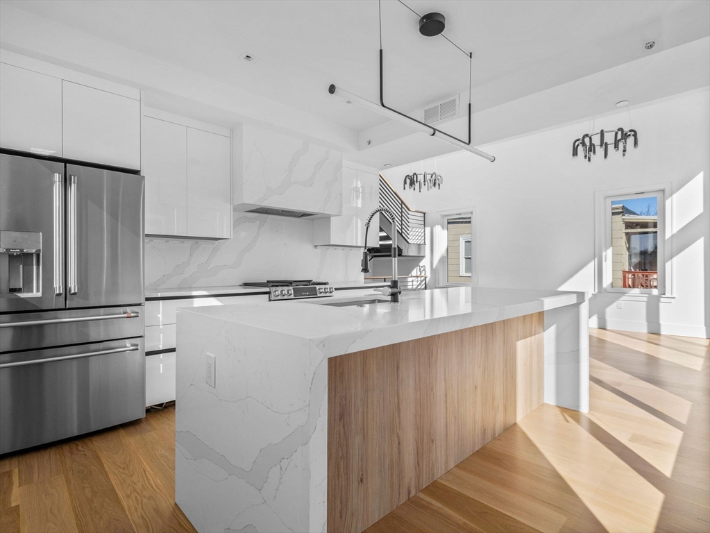 12 Deer Street, Boston, Massachusetts 02125