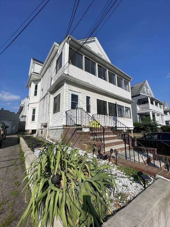 27 Lloyd Rd, Watertown, Massachusetts 02472