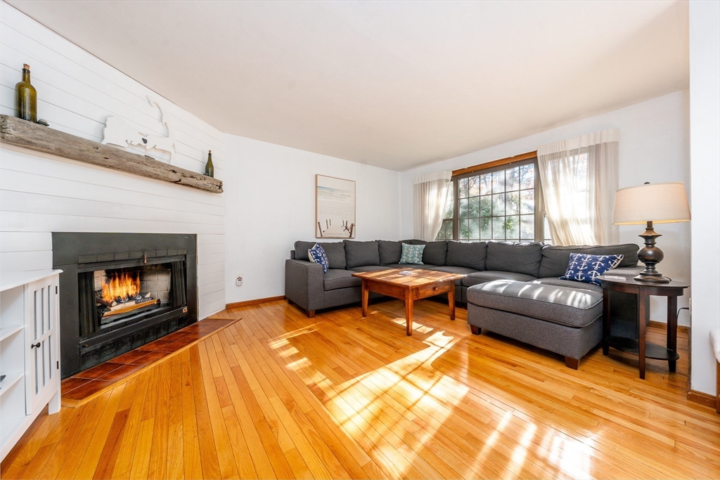 195 Falmouth Rd, Mashpee, Massachusetts 02649