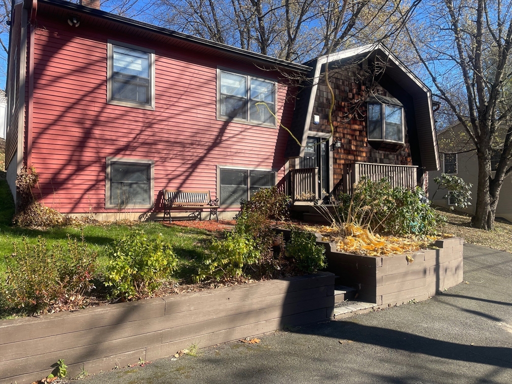 162 Pendleton Ave, Chicopee, Massachusetts 01020