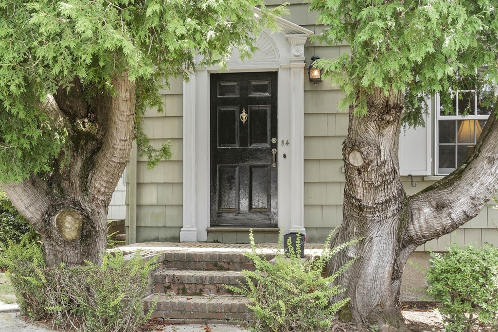 84 Mount Pleasant Avenue, Gloucester, Massachusetts 01930