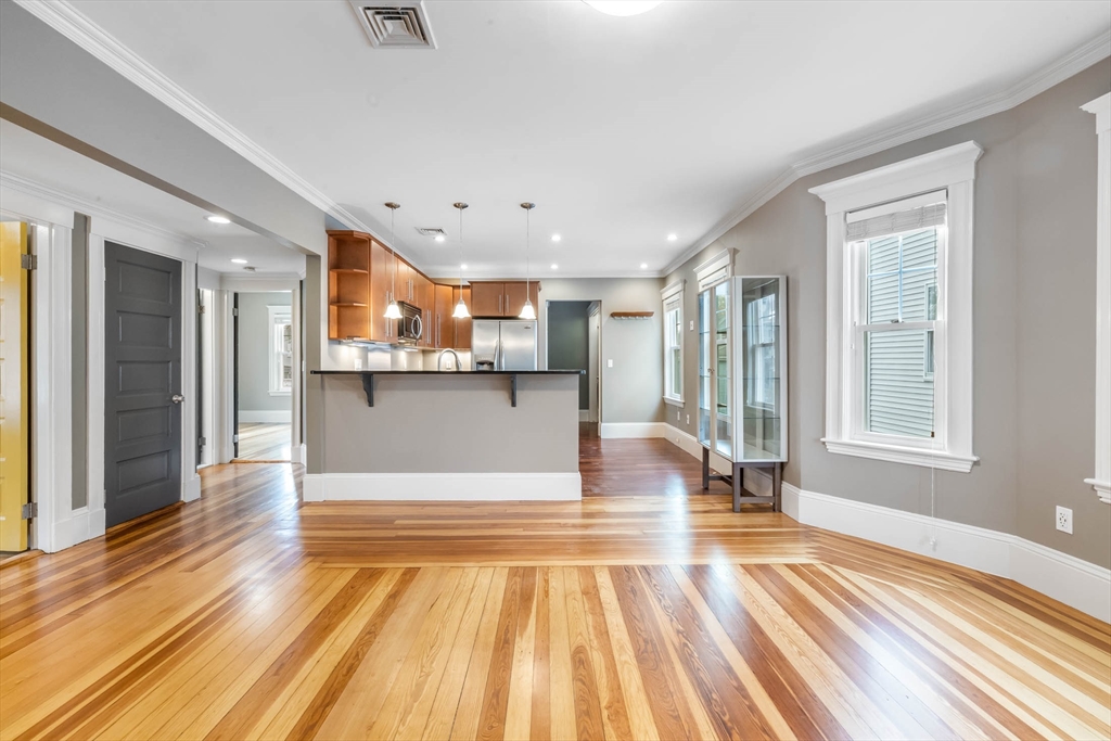 22 Clarendon Ave, Somerville, Massachusetts 02144