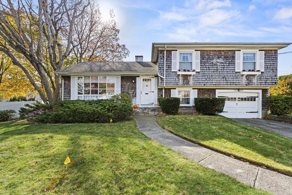 55 Dias Terrace, Somerset, Massachusetts 02726