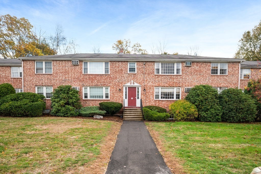 16 Myles Standish Dr, Haverhill, Massachusetts 01835