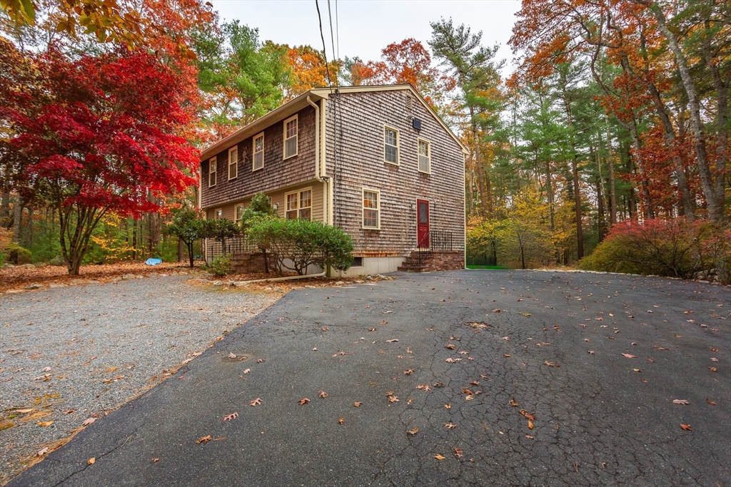 73 White Oak Run, Dartmouth, Massachusetts 02747