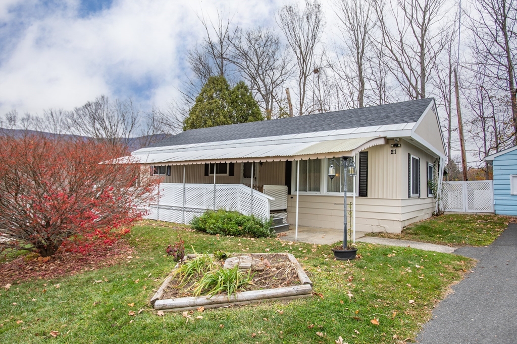 21 Overlook Ter, Adams, Massachusetts 01220