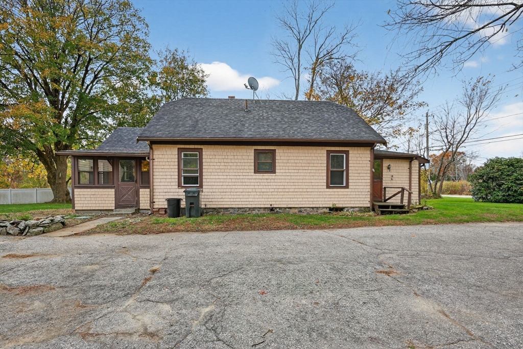 383 Vinnicum Rd, Swansea, Massachusetts 02777