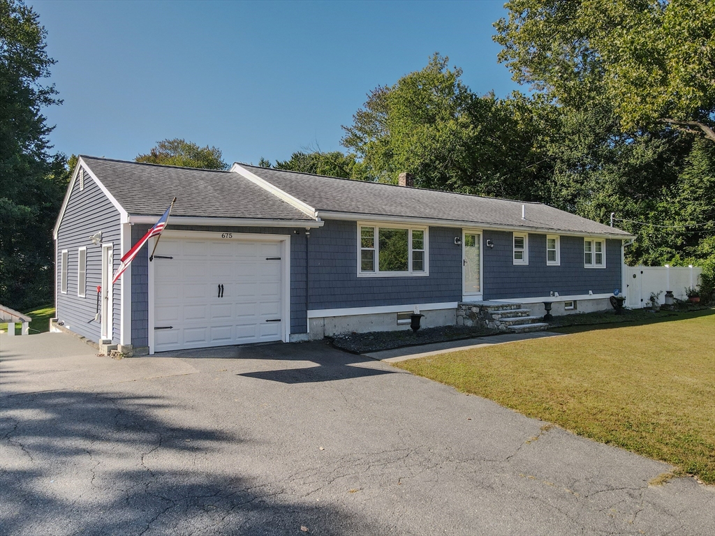 675 Methuen St, Dracut, Massachusetts 01826