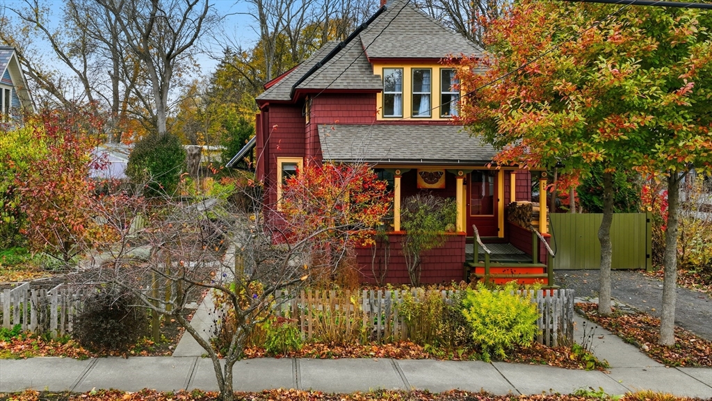 254 Davis Street, Greenfield, Massachusetts 01301