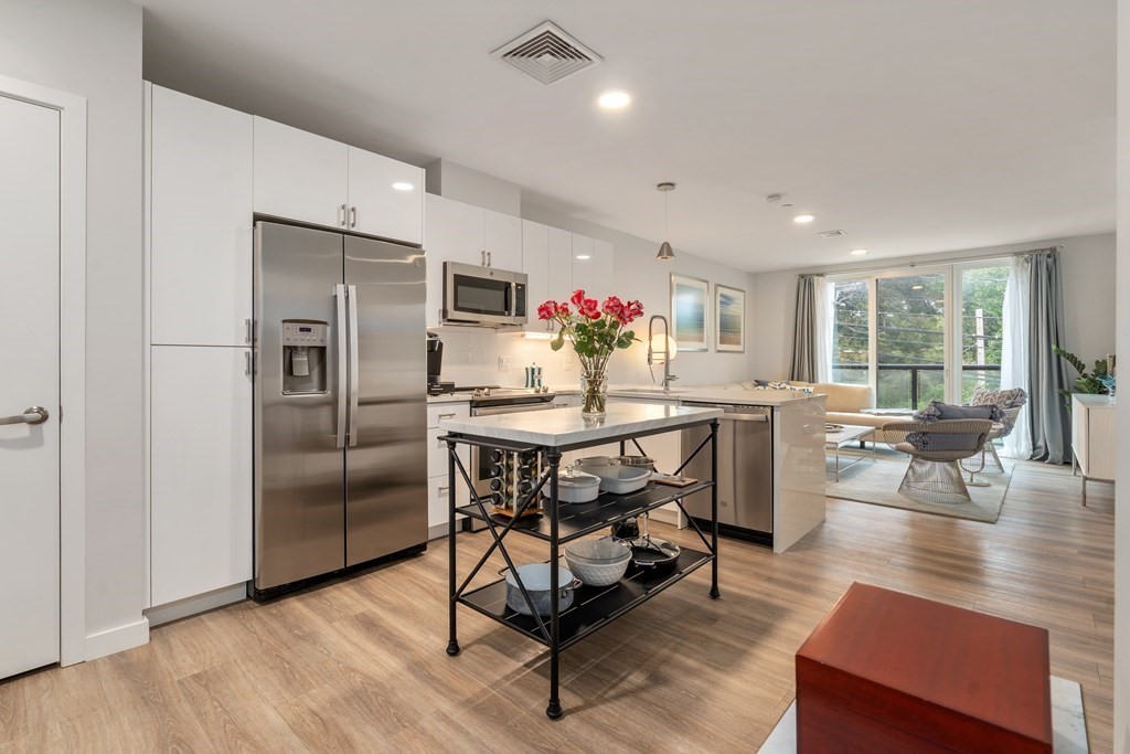 68 Los Angeles St, Newton, Massachusetts 02458