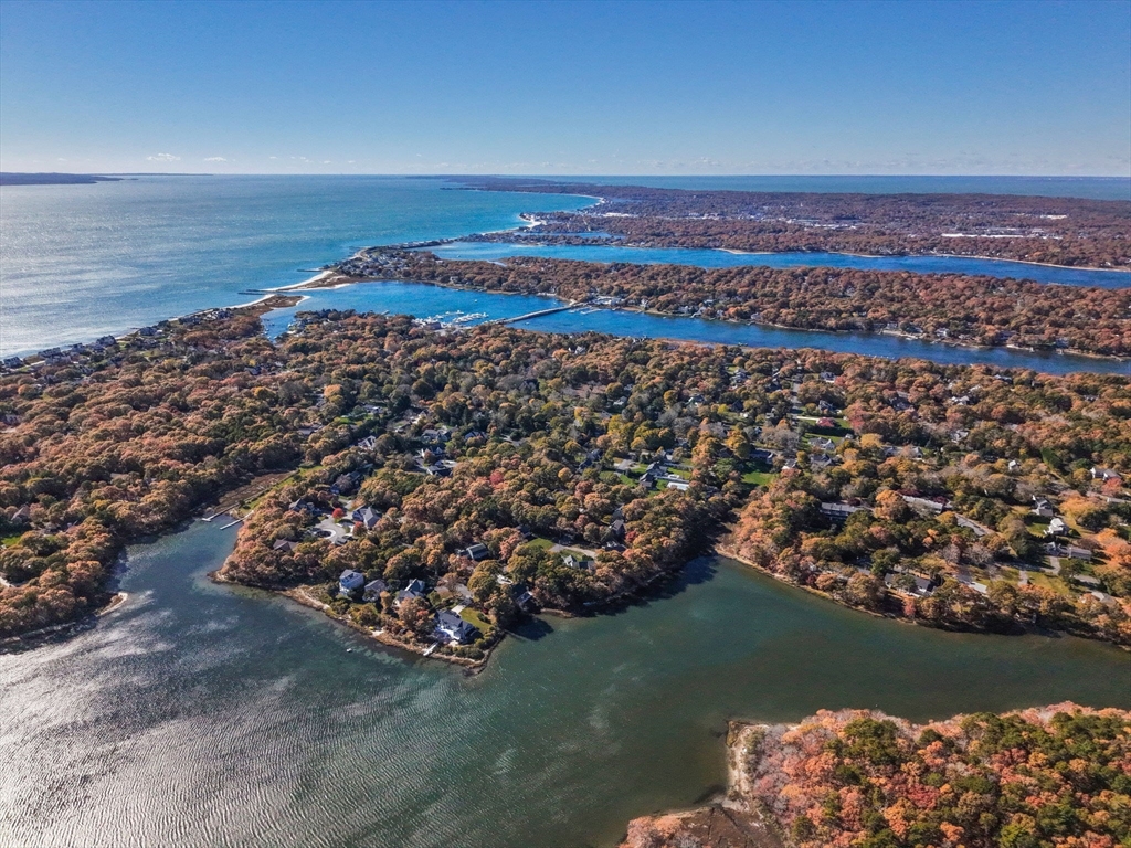 21 Captain Davis Ln, Falmouth, Massachusetts 02536