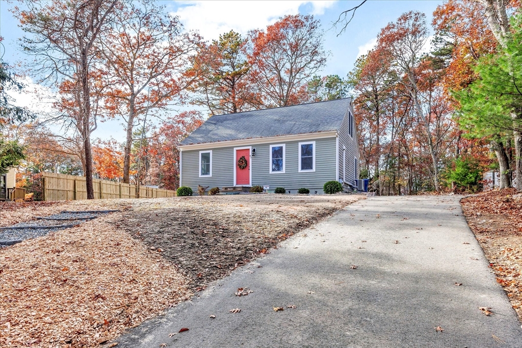 47 Shallow Pond Ln, Falmouth, Massachusetts 02536