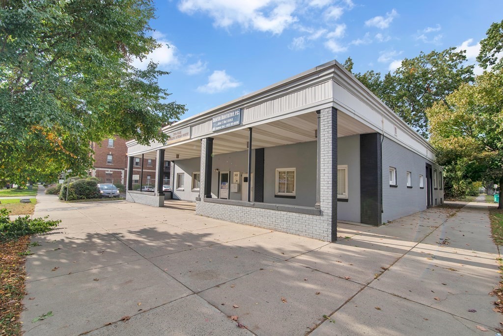302-306 Sumner Ave, Springfield, Massachusetts 01108, ,Commercial Sale,For Sale,Sumner Ave,73459488