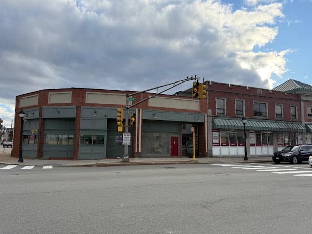 888 Main St, Waltham, Massachusetts 02453, ,Commercial Lease,For Rent,Main St,73460018