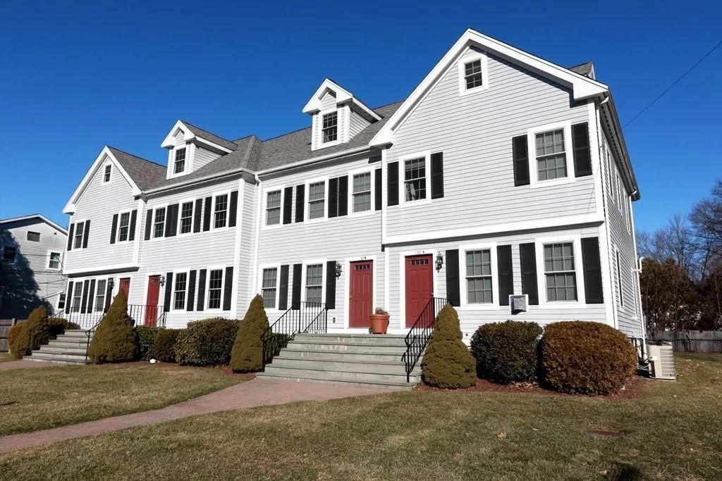 132 Howe St, Natick, Massachusetts 01760, 2 Bedrooms Bedrooms, 6 Rooms Rooms,2.5 BathroomsBathrooms,Residential Lease,For Rent,Howe St,73460055