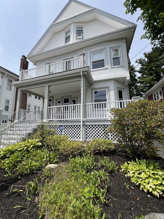 67 Commonwealth Rd, Watertown, Massachusetts 02472, 3 Bedrooms Bedrooms, 7 Rooms Rooms,2 BathroomsBathrooms,Residential Lease,For Rent,Commonwealth Rd,73460482