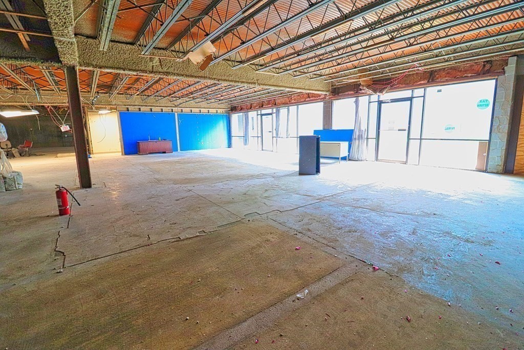 499 Essex Street, Lawrence, Massachusetts 01840