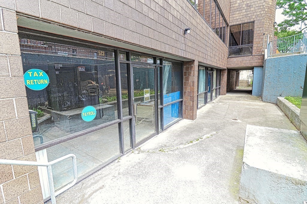 499 Essex Street, Lawrence, Massachusetts 01840