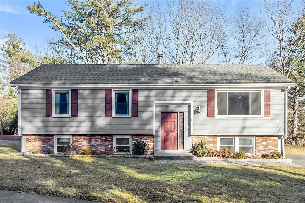 15 Hickory Hill Rd, Wakefield, Massachusetts 01880