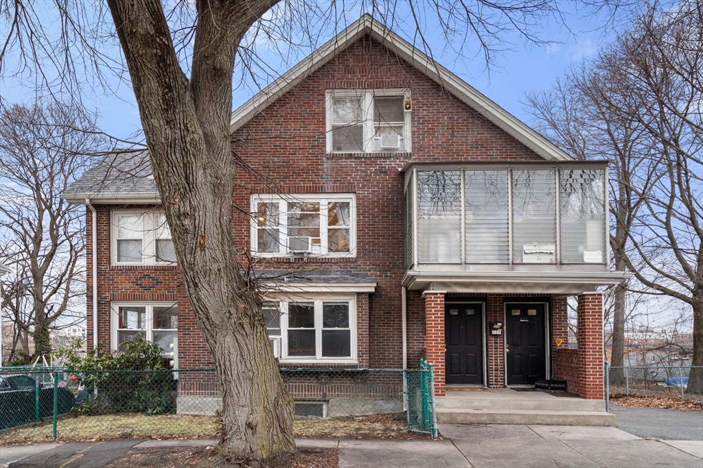 113-115 Nottinghill Rd, Boston, Massachusetts 02135