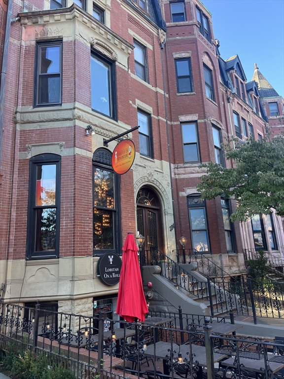 254 Newbury, Boston, Massachusetts 02116