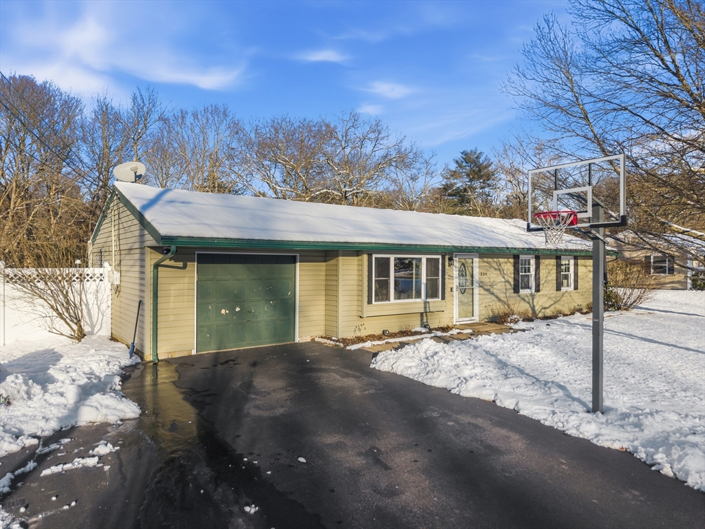 239 Powderhorn Dr, Taunton, Massachusetts 02780
