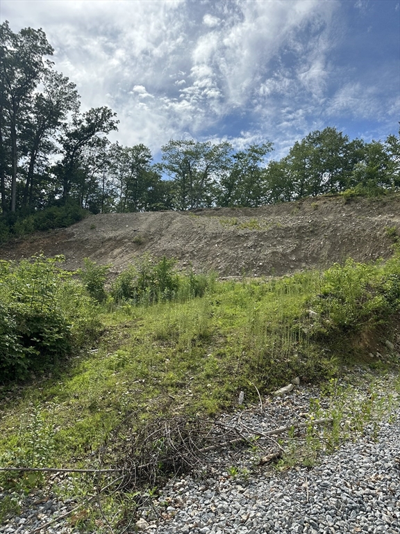 33 Walsh Ave, Auburn, Massachusetts 01501