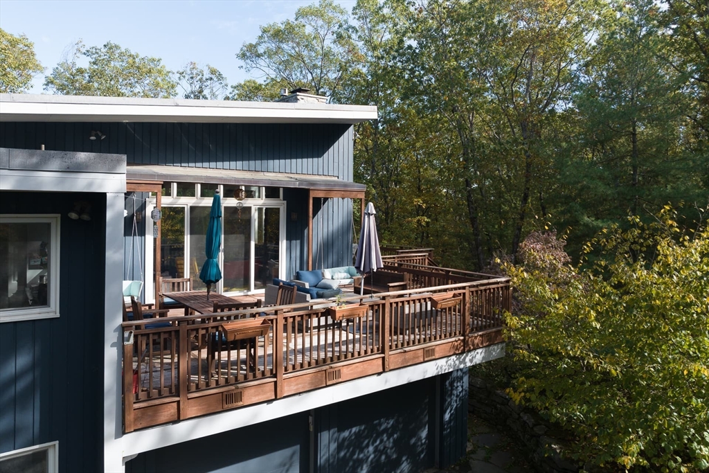 100 Bradford Road, Weston, Massachusetts 02493